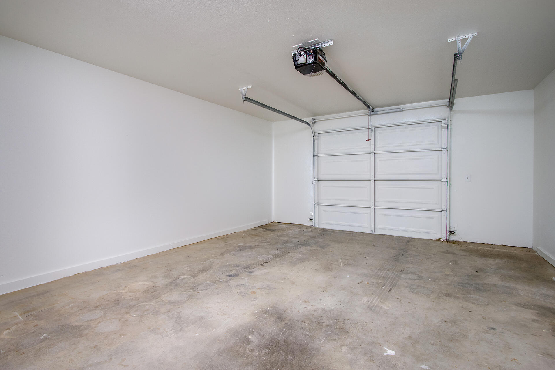 61786 Desert Air Road Joshua Tree, CA 92252 - Photo 31 of 54 img-35