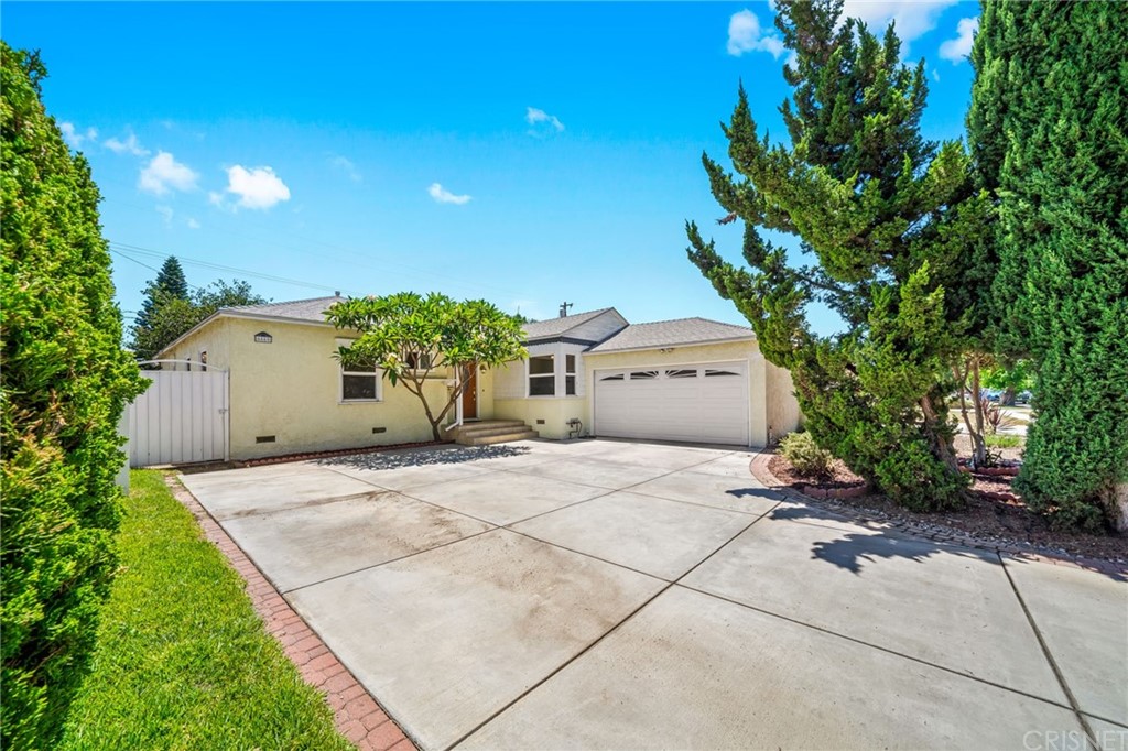 6660 Balcom Avenue Reseda, CA 91335 - Photo 2 of 27