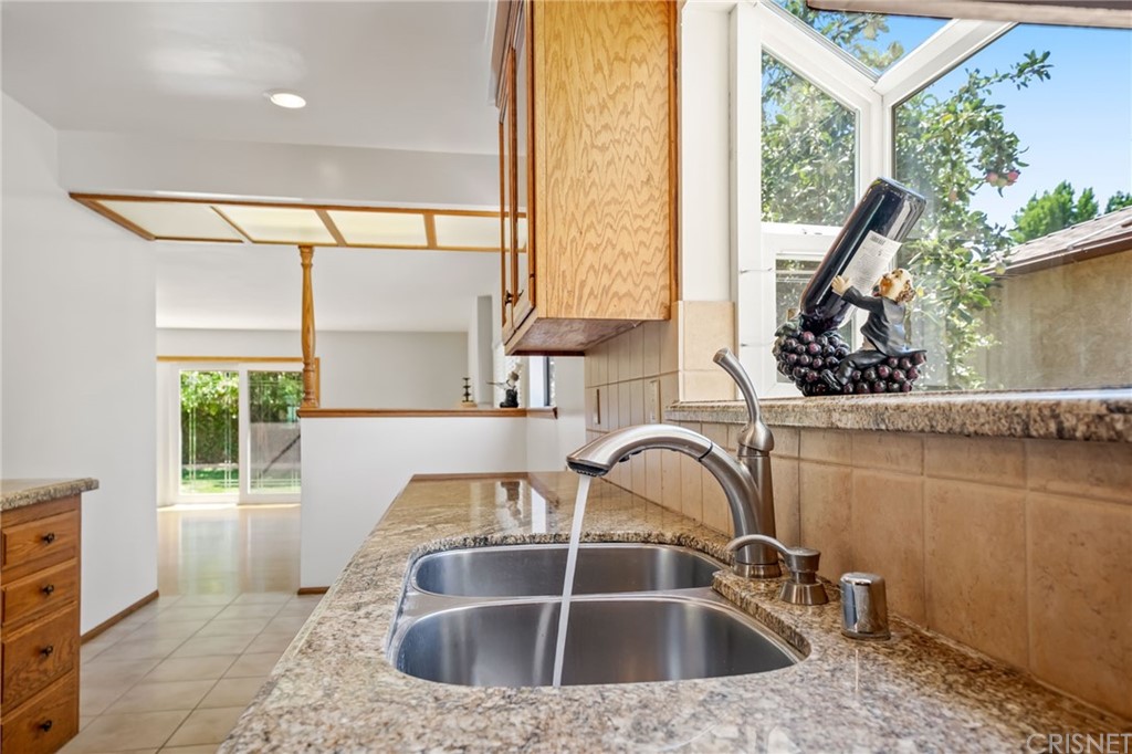 6660 Balcom Avenue Reseda, CA 91335 - Photo 12 of 27