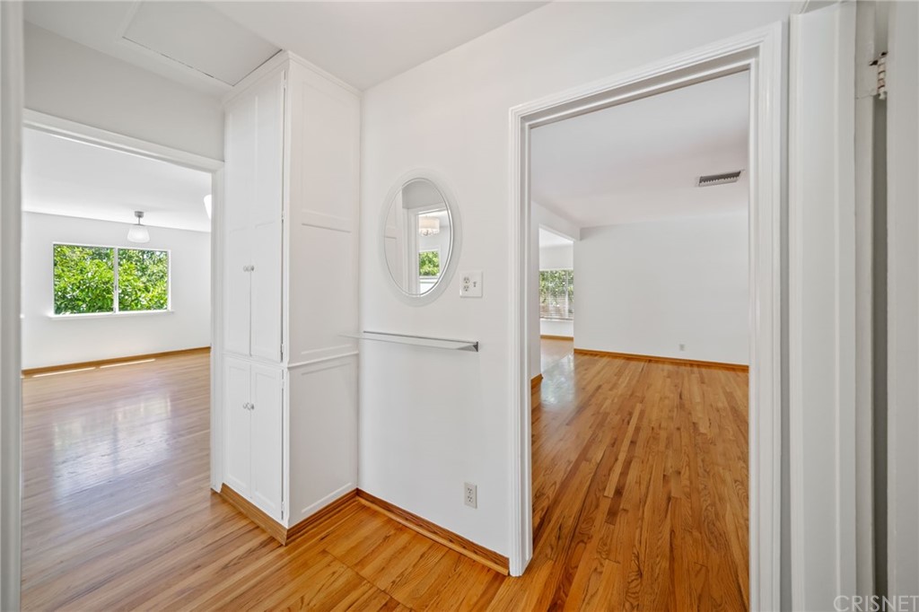 6660 Balcom Avenue Reseda, CA 91335 - Photo 16 of 27