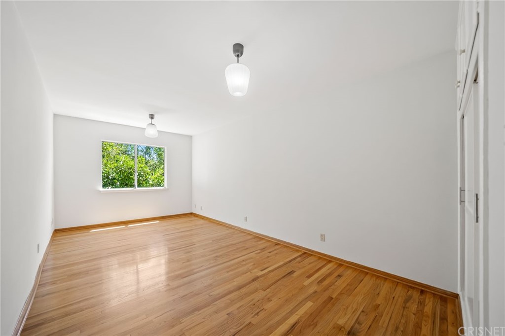 6660 Balcom Avenue Reseda, CA 91335 - Photo 18 of 27