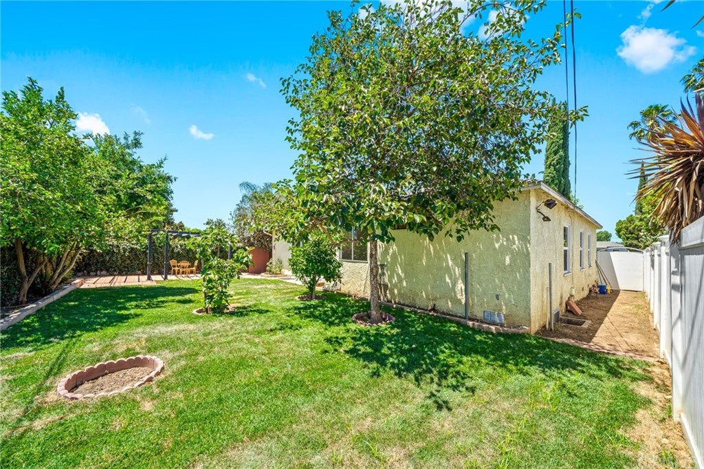 6660 Balcom Avenue Reseda, CA 91335 - Photo 25 of 27