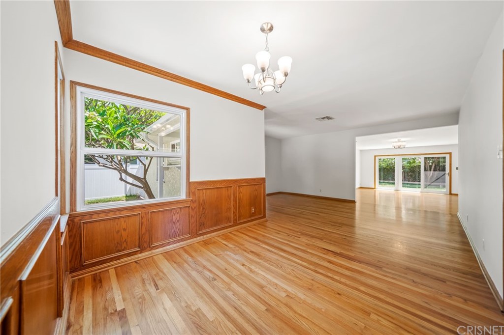 6660 Balcom Avenue Reseda, CA 91335 - Photo 5 of 27