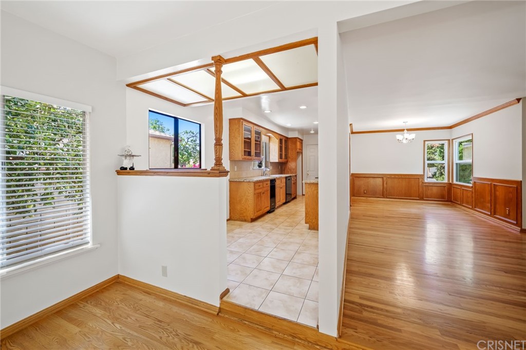 6660 Balcom Avenue Reseda, CA 91335 - Photo 6 of 27