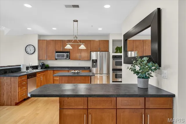 $300,000 | 400 South 14th Street, Unit 902, St. Louis, MO 63103