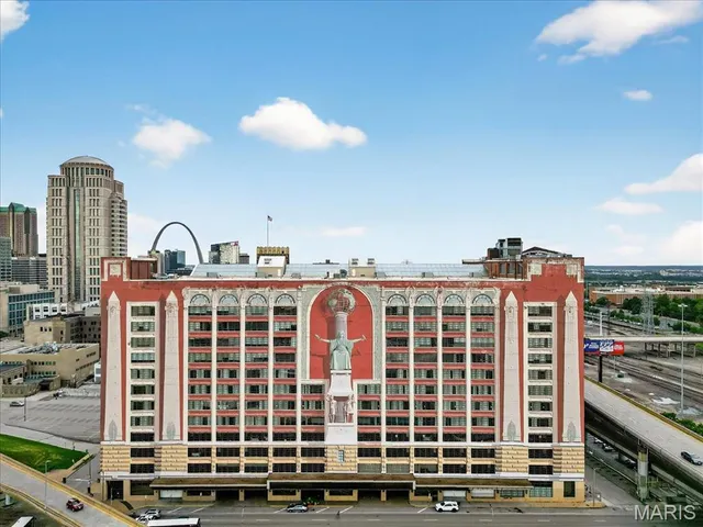 $300,000 | 400 South 14th Street, Unit 902, St. Louis, MO 63103