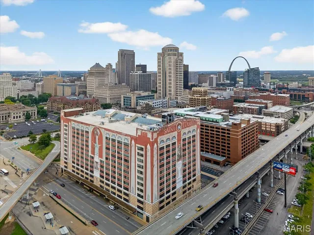$300,000 | 400 South 14th Street, Unit 902, St. Louis, MO 63103