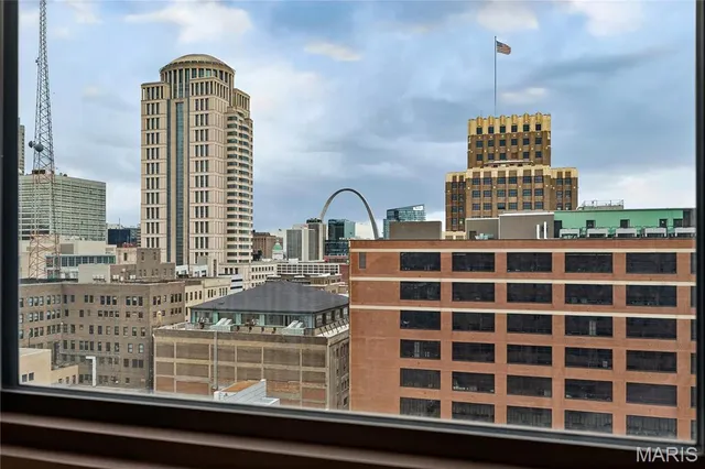 $300,000 | 400 South 14th Street, Unit 902, St. Louis, MO 63103