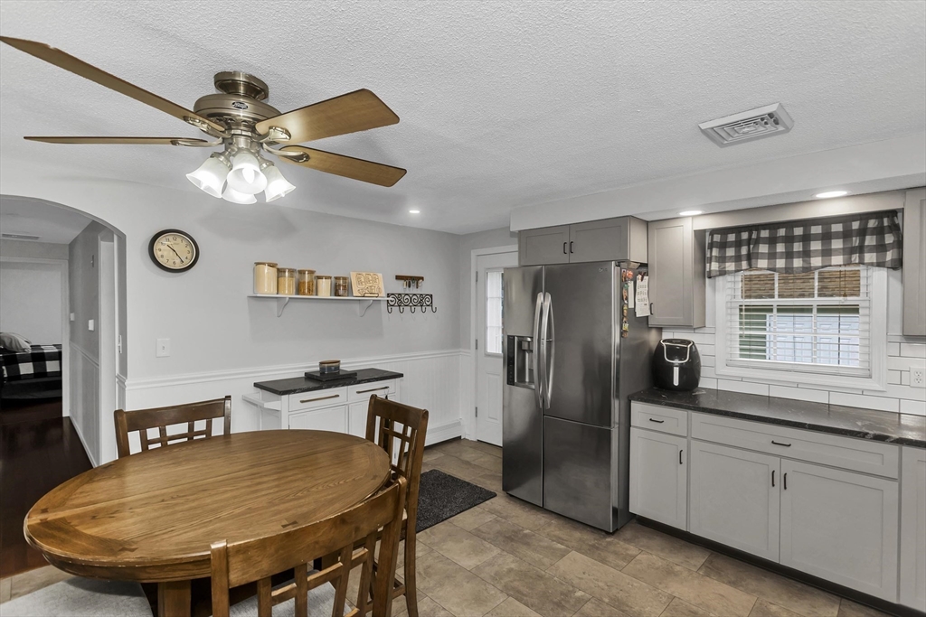 405 New Ludlow Road Chicopee, MA 01020 - Photo 15 of 41