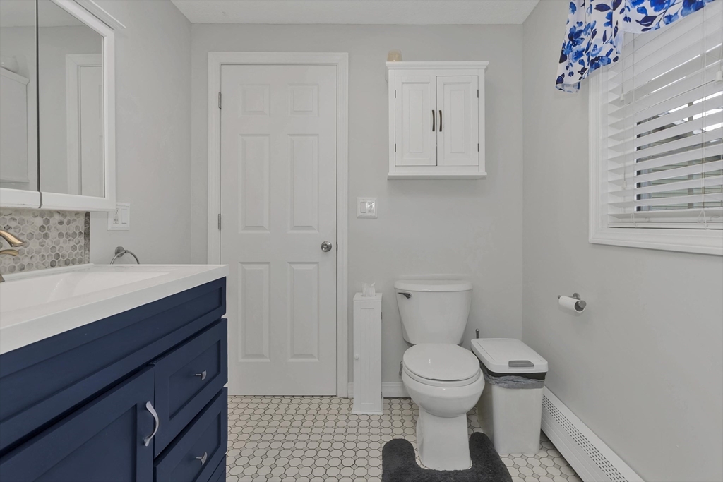 405 New Ludlow Road Chicopee, MA 01020 - Photo 19 of 41