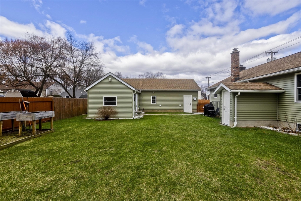 405 New Ludlow Road Chicopee, MA 01020 - Photo 4 of 41