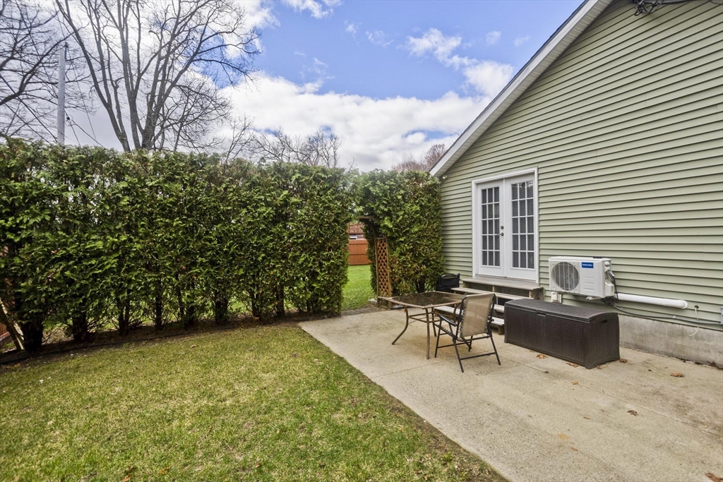 405 New Ludlow Road Chicopee, MA 01020 - Photo 8 of 41