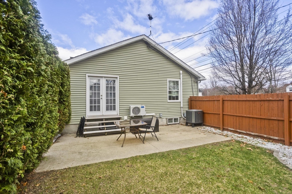 405 New Ludlow Road Chicopee, MA 01020 - Photo 9 of 41