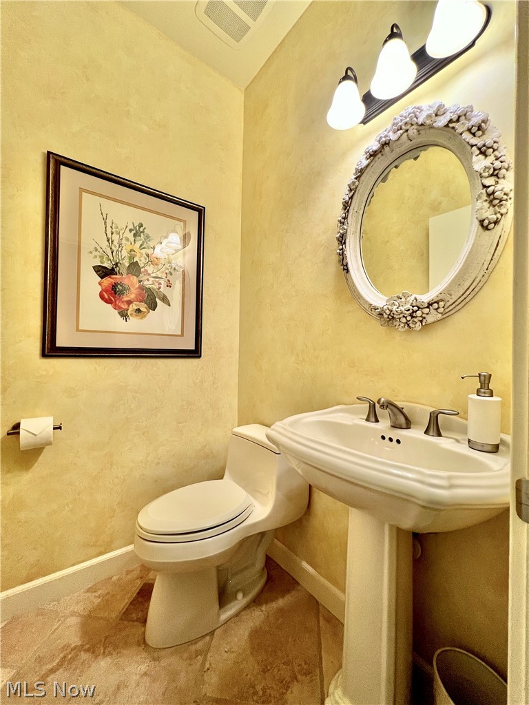 12666 Mayfield Road Cleveland Heights, OH 44106 - Photo 23 of 50 Main Level Half Bath