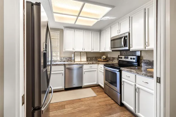 $370,000 | 123 Valley Oak Drive, Unit 34, Roseville, CA 95678