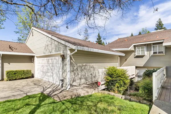 $370,000 | 123 Valley Oak Drive, Unit 34, Roseville, CA 95678
