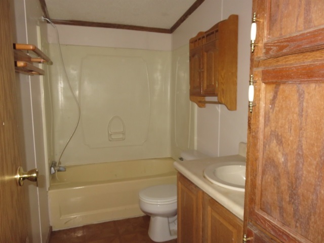 4084 Treaty Line Road Hagerstown, IN 47346 - Photo 14 of 28 Gallery Image 14