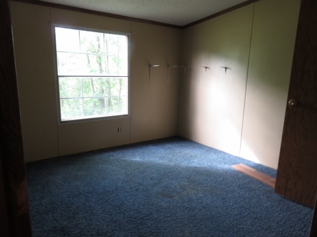 4084 Treaty Line Road Hagerstown, IN 47346 - Photo 16 of 28 Gallery Image 16