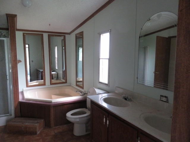 4084 Treaty Line Road Hagerstown, IN 47346 - Photo 7 of 28 Gallery Image 7