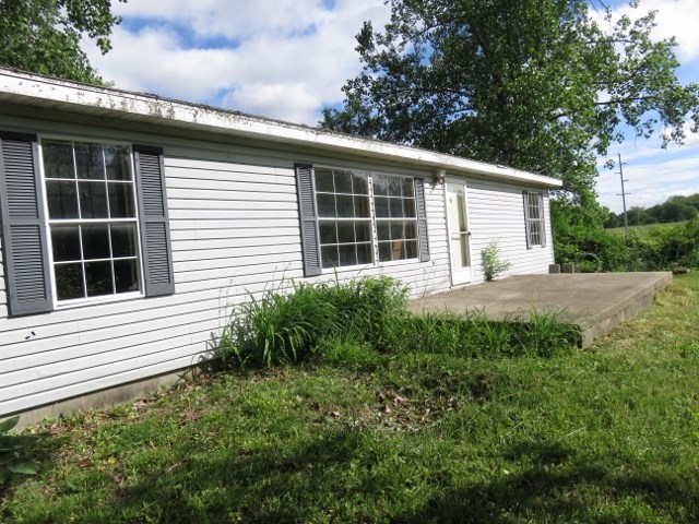4084 Treaty Line Road Hagerstown, IN 47346 - Photo 9 of 28 Gallery Image 9