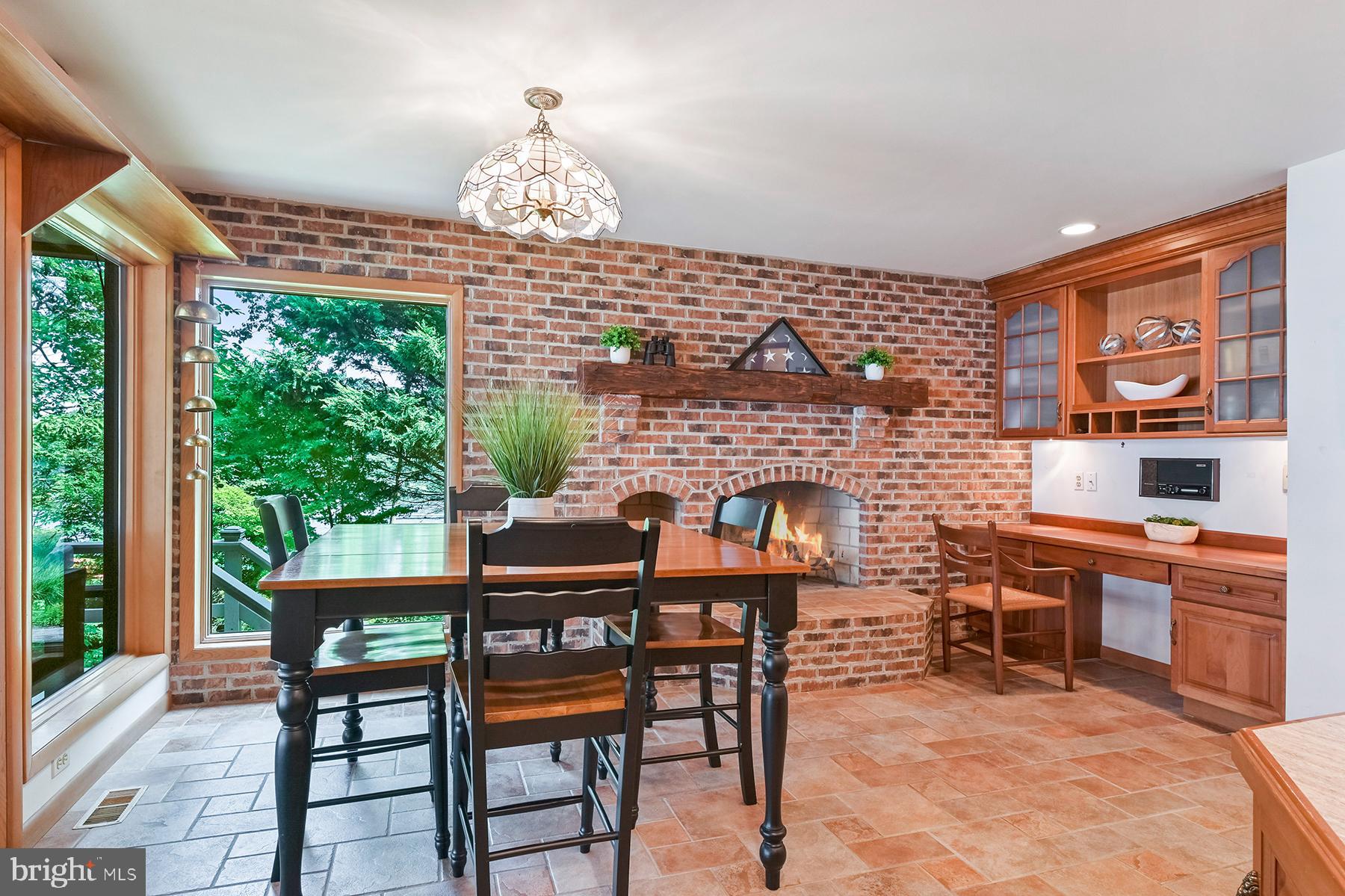 344 Hunner Road Pasadena, MD 21122 - Photo 13 of 55 There's a built-in desk area