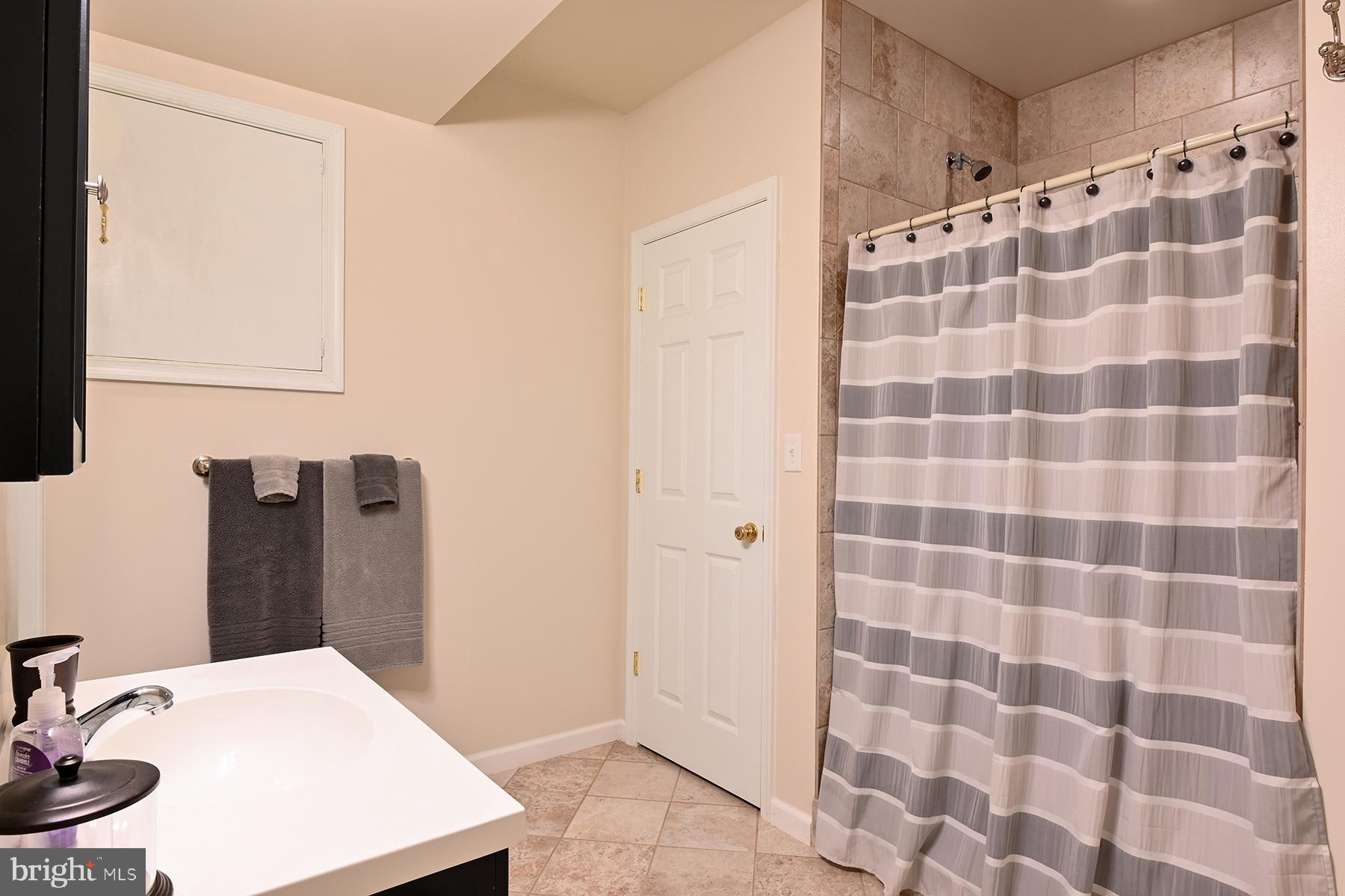 344 Hunner Road Pasadena, MD 21122 - Photo 33 of 55 Full bath on lower level