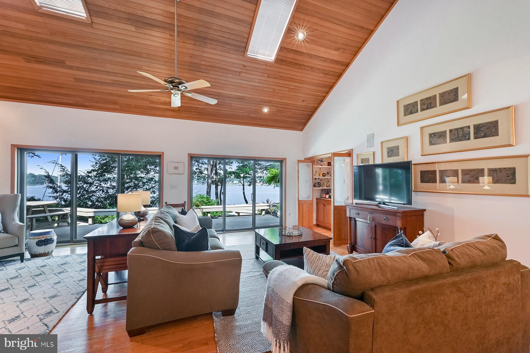 344 Hunner Road Pasadena, MD 21122 - Photo 5 of 55 Bright and airy feeling in the living room