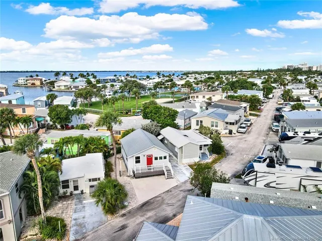 $229,900 | 10725 South Ocean Drive, Unit 125, Jensen Beach, FL 34957