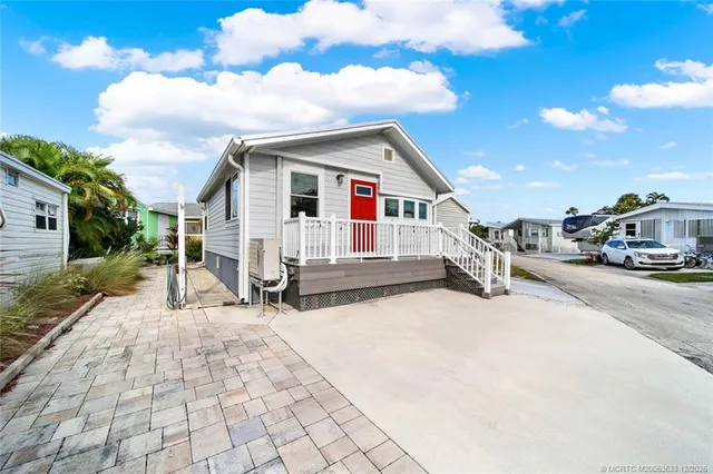 $229,900 | 10725 South Ocean Drive, Unit 125, Jensen Beach, FL 34957