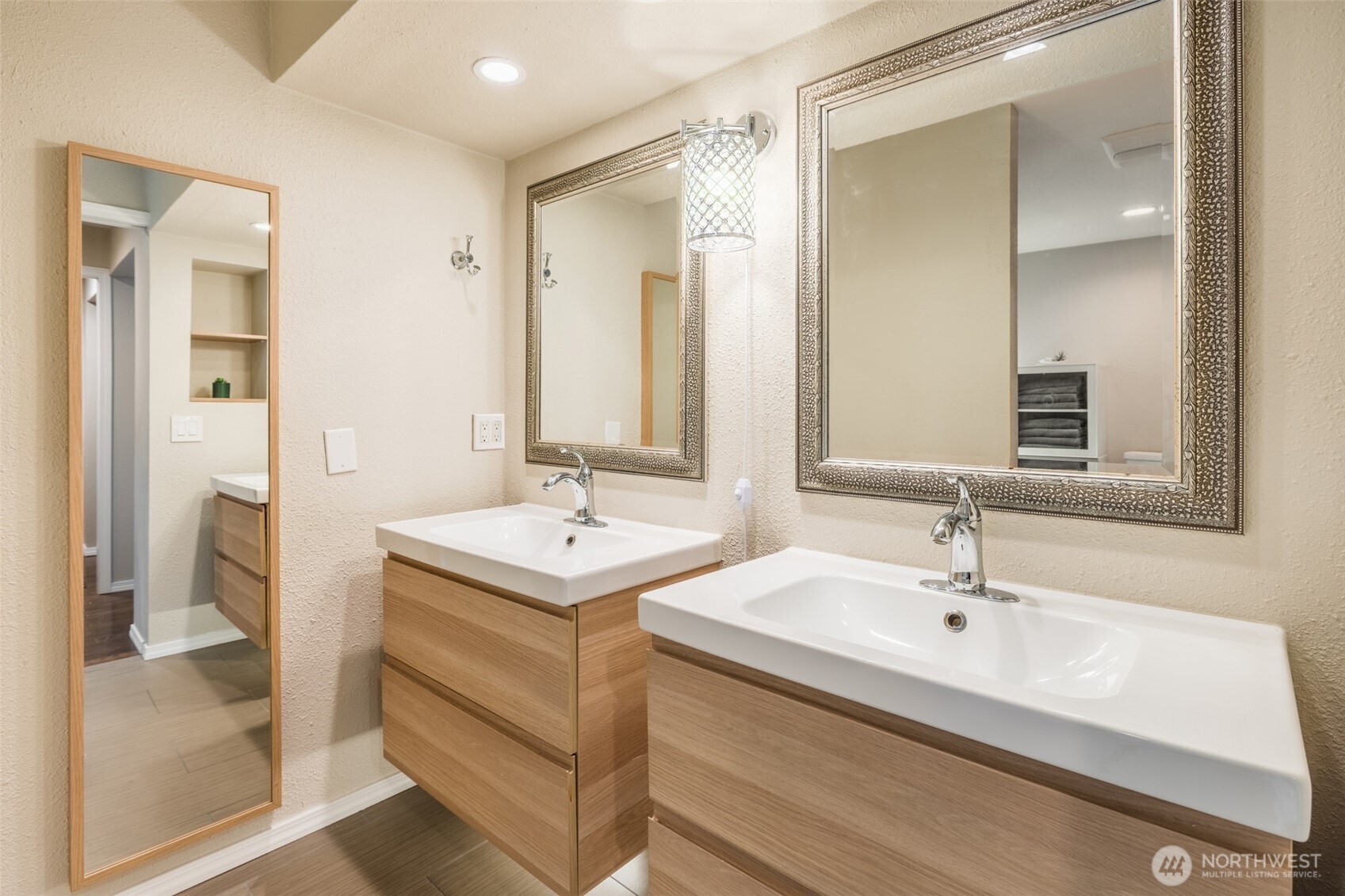 18967 127th Place Southeast Renton, WA 98058 - Photo 4 of 38