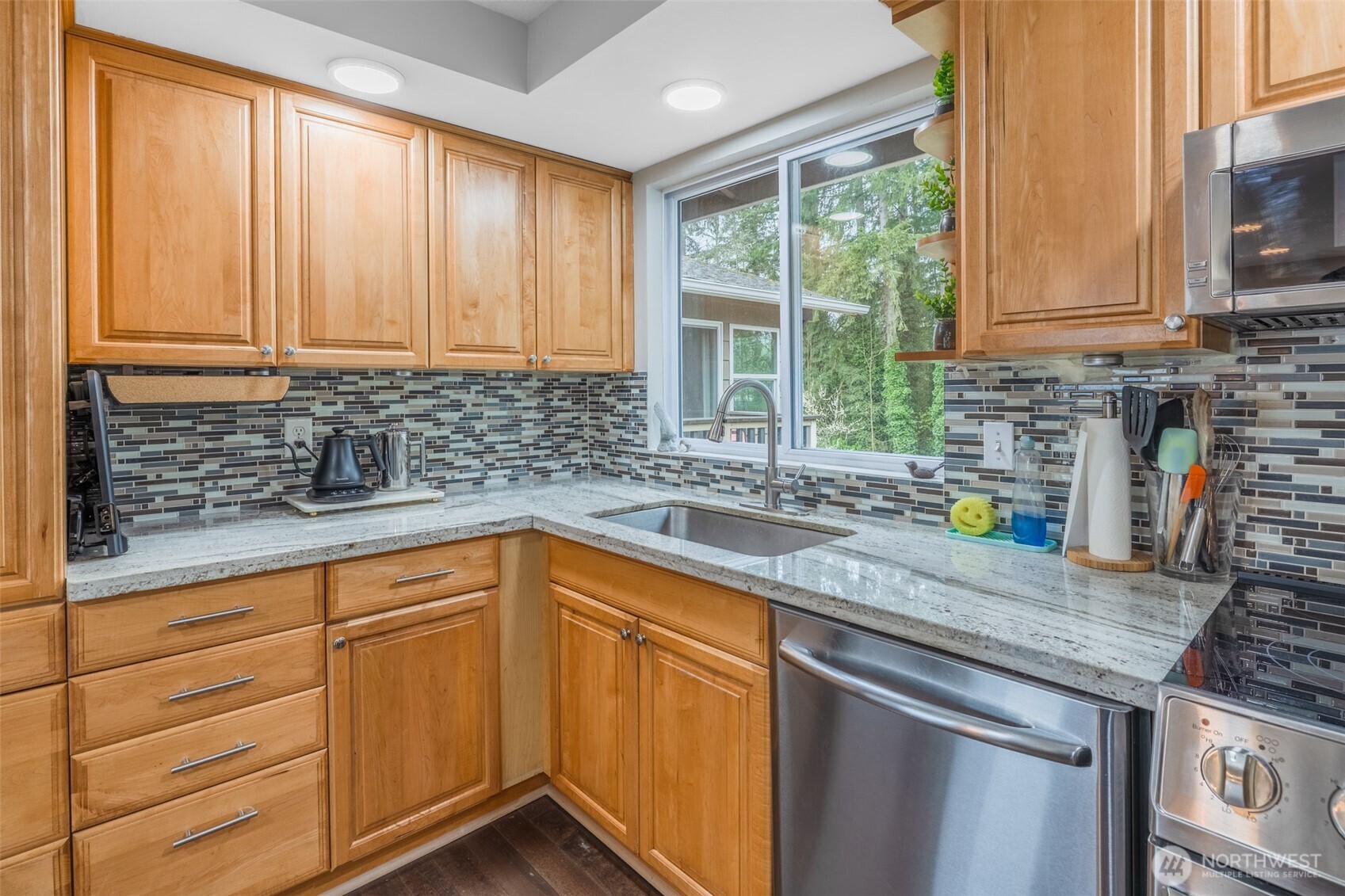 18967 127th Place Southeast Renton, WA 98058 - Photo 8 of 38