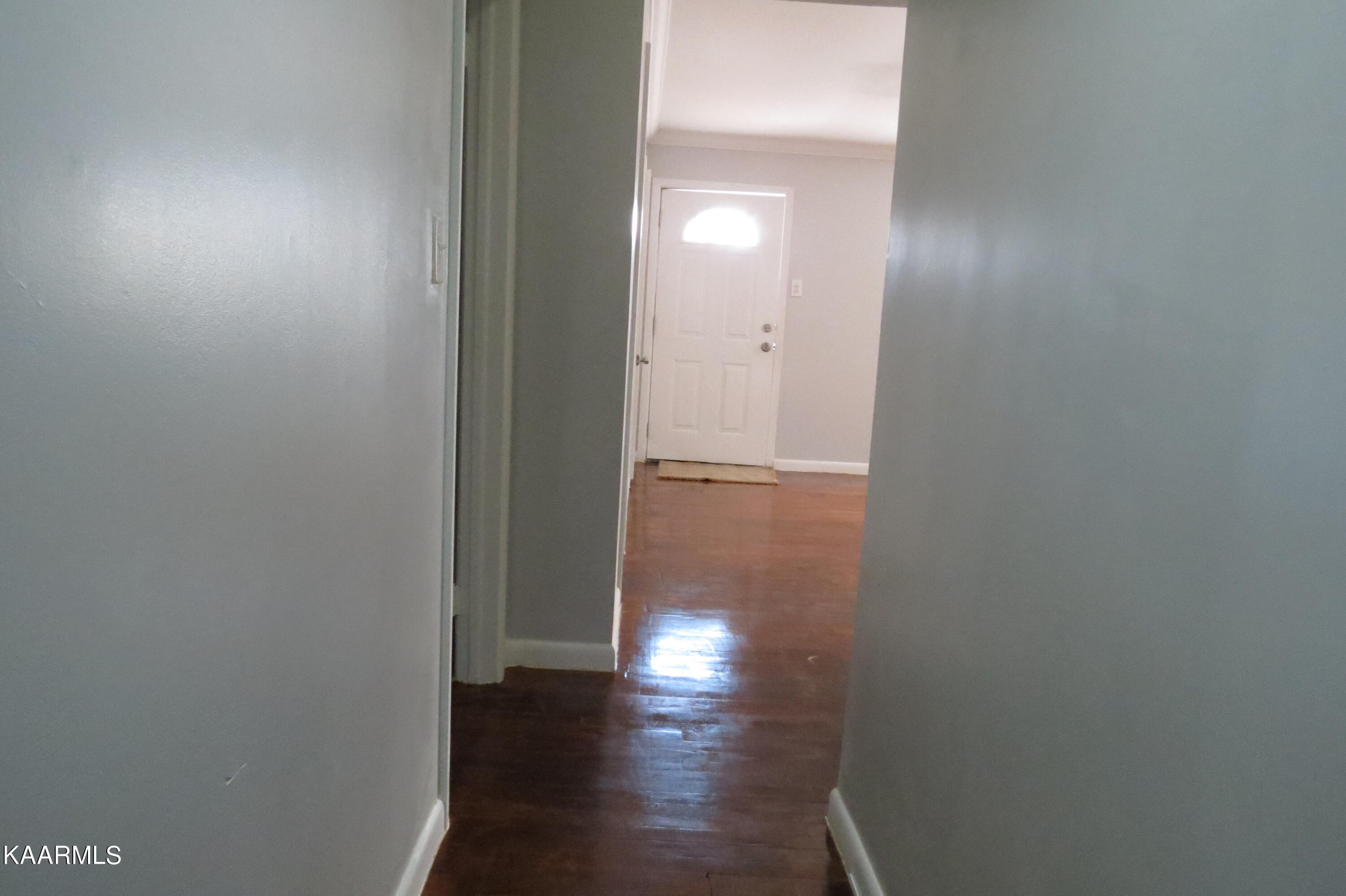 302 Vermont Avenue Oak Ridge, TN 37830 - Photo 10 of 20 Hallway to Bed Rooms