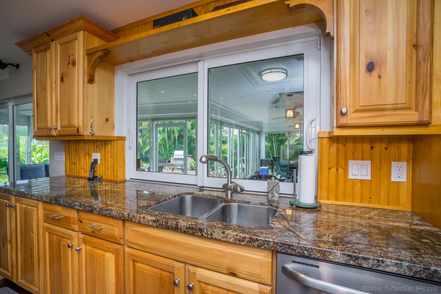 106 Golfview Drive Jupiter, FL 33469 - Photo 13 of 43 Kitchen