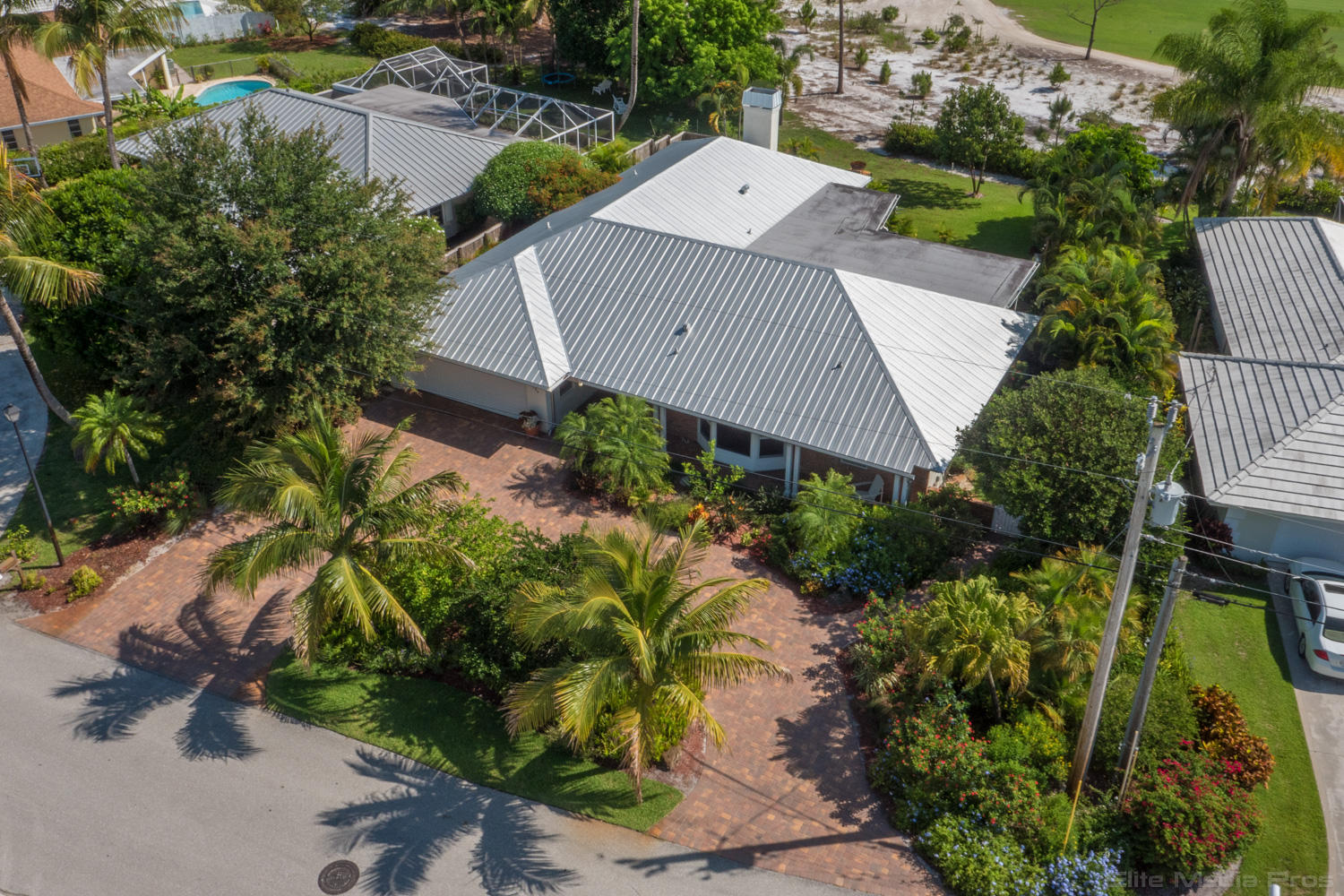 106 Golfview Drive Jupiter, FL 33469 - Photo 3 of 43 Aerial Circular Paver Driveway