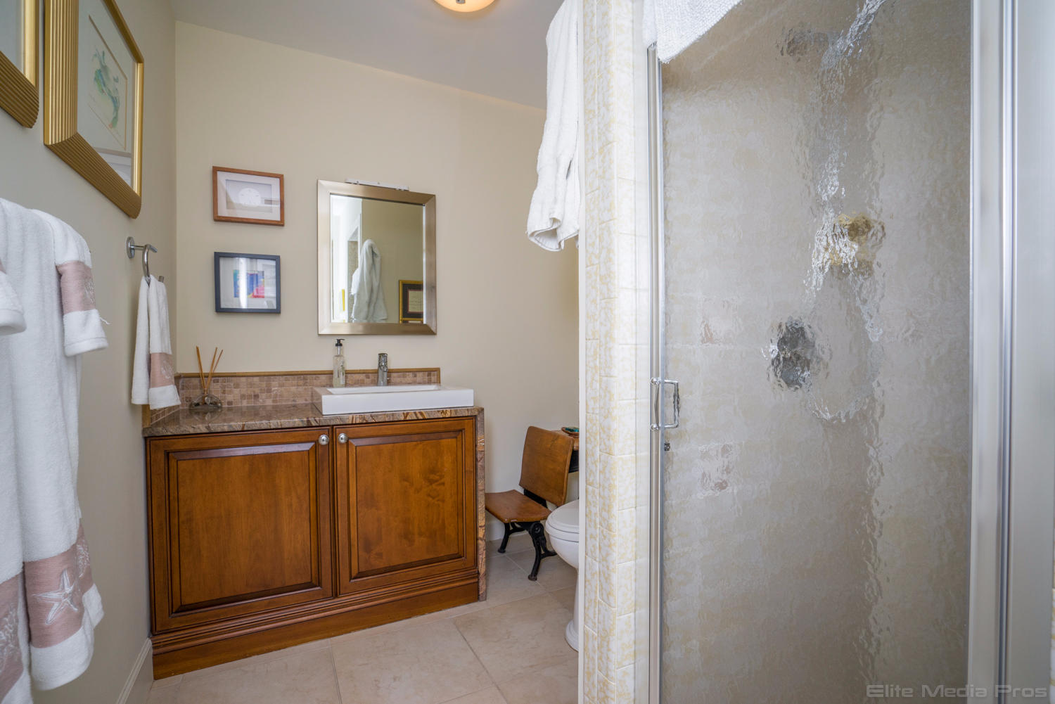 106 Golfview Drive Jupiter, FL 33469 - Photo 35 of 43 Guest Bath 2