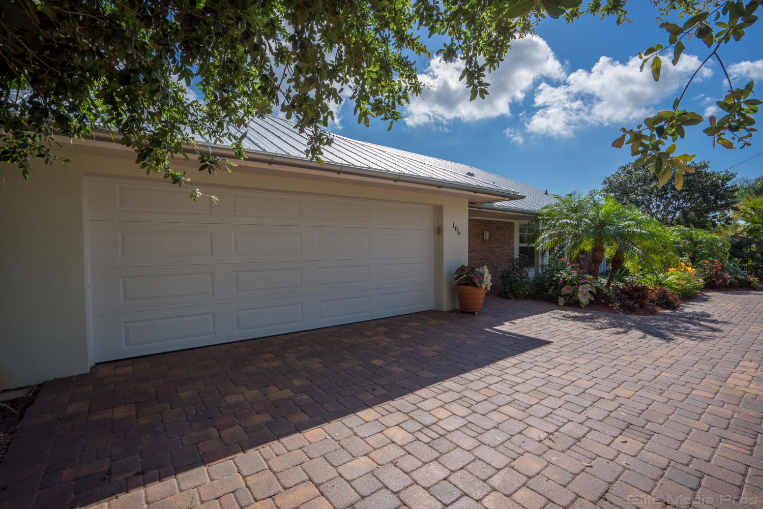 106 Golfview Drive Jupiter, FL 33469 - Photo 6 of 43 2 Car Garage