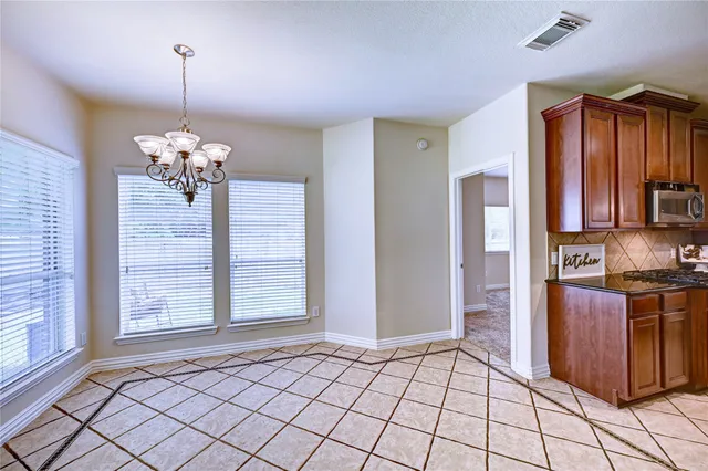 $584,512 | 30 North Scribewood Circle, The Woodlands, TX 77382