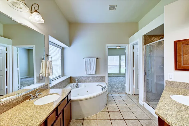 $584,512 | 30 North Scribewood Circle, The Woodlands, TX 77382