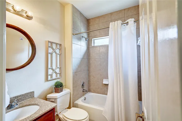 $584,512 | 30 North Scribewood Circle, The Woodlands, TX 77382