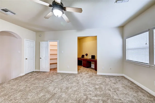 $584,512 | 30 North Scribewood Circle, The Woodlands, TX 77382