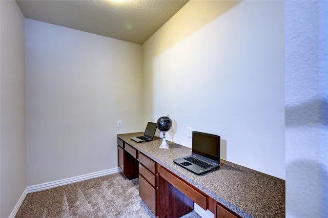 $584,512 | 30 North Scribewood Circle, The Woodlands, TX 77382