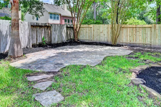$584,512 | 30 North Scribewood Circle, The Woodlands, TX 77382