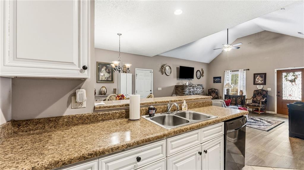 825 Shannon Circle Northeast Rome, GA 30161 - Photo 8 of 24