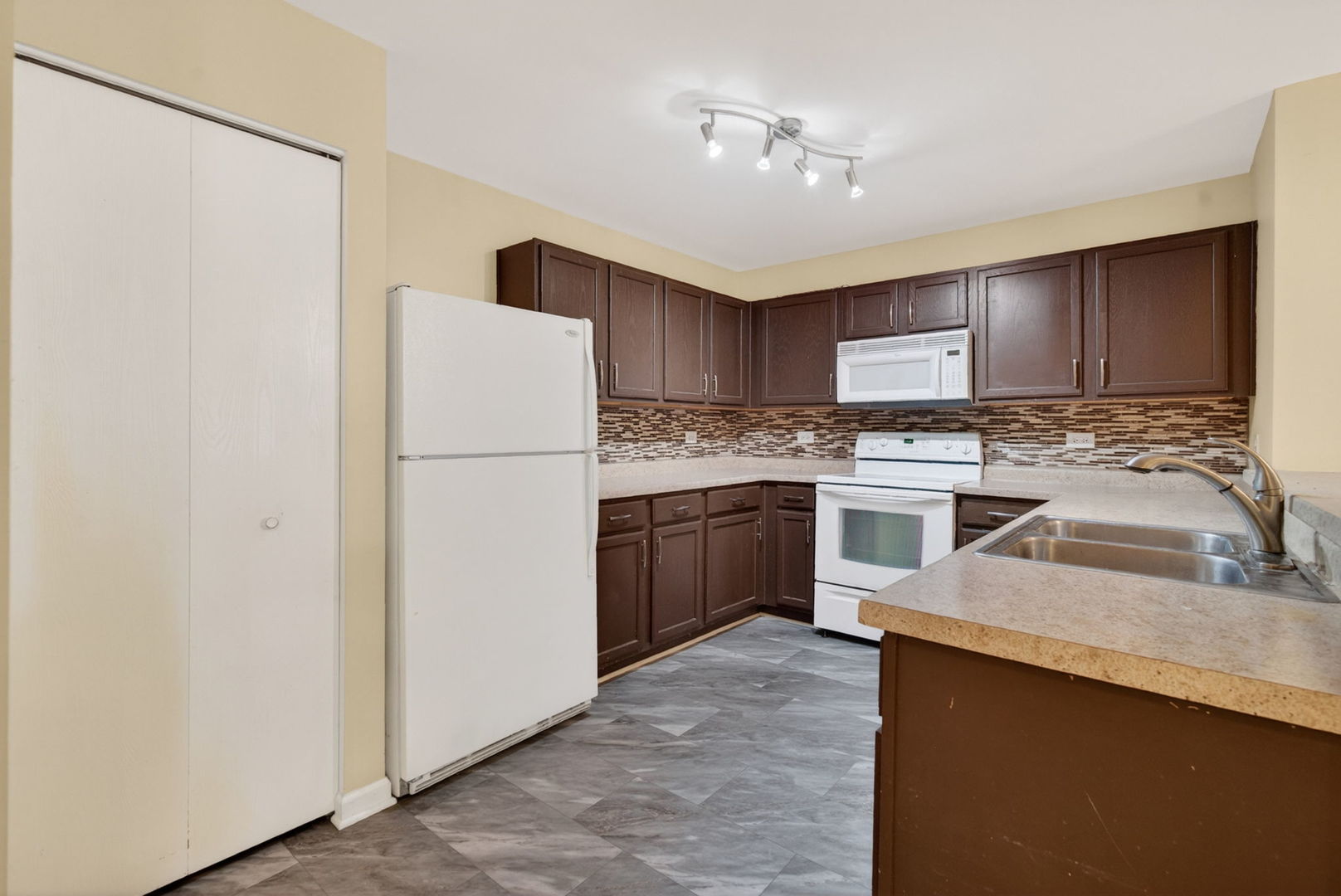 1628 McClure Road Aurora, IL 60505 - Photo 25 of 31