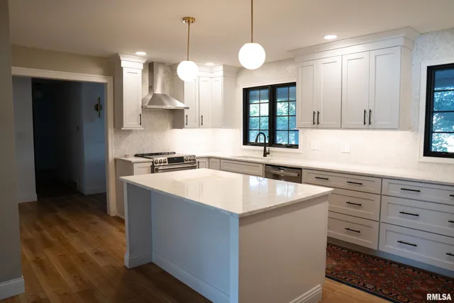 $343,000 | 2175 Southbrooke Road, Jacksonville, IL 62650