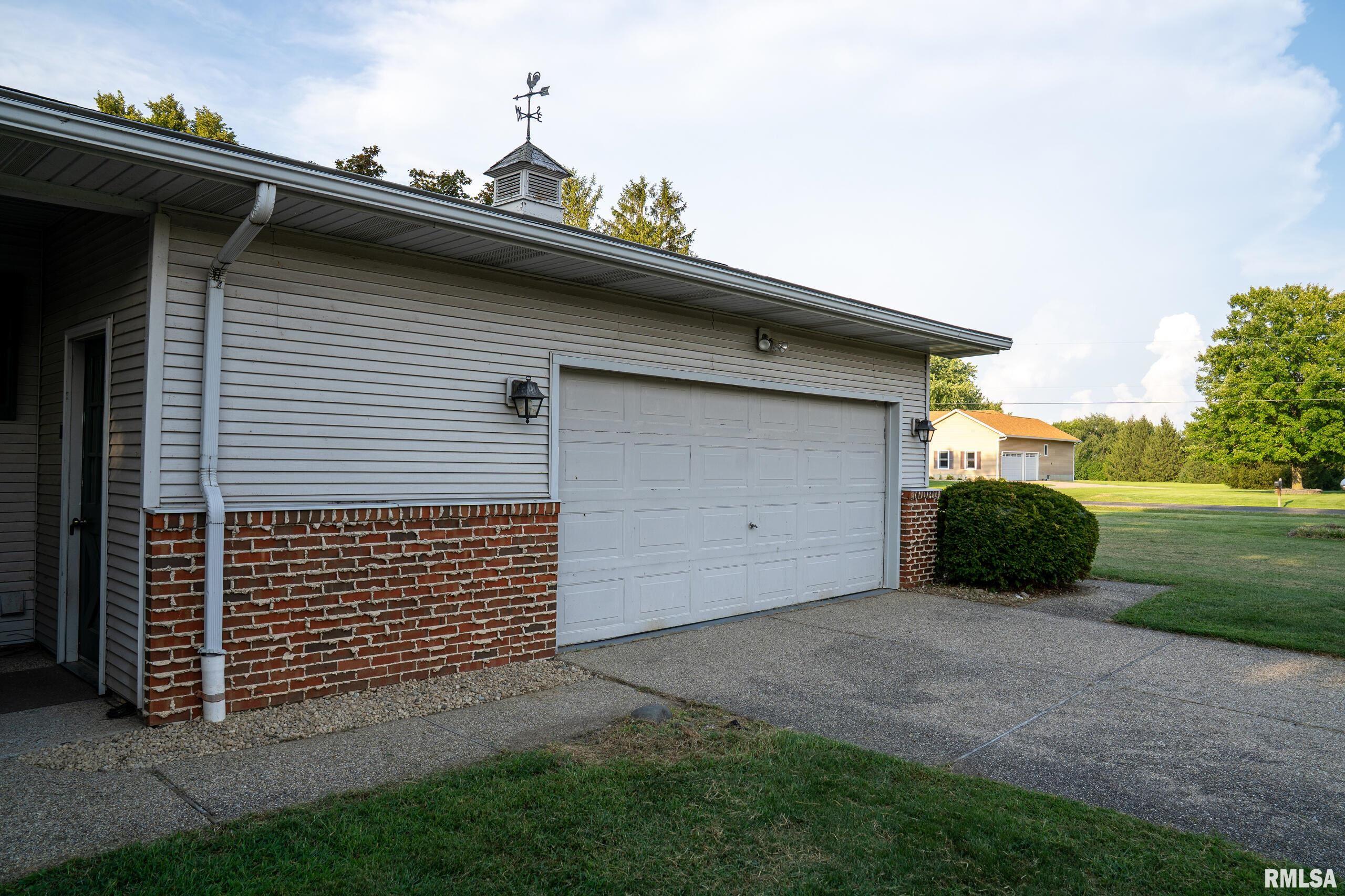 2175 Southbrooke Road Jacksonville, IL 62650 - Photo 38 of 49