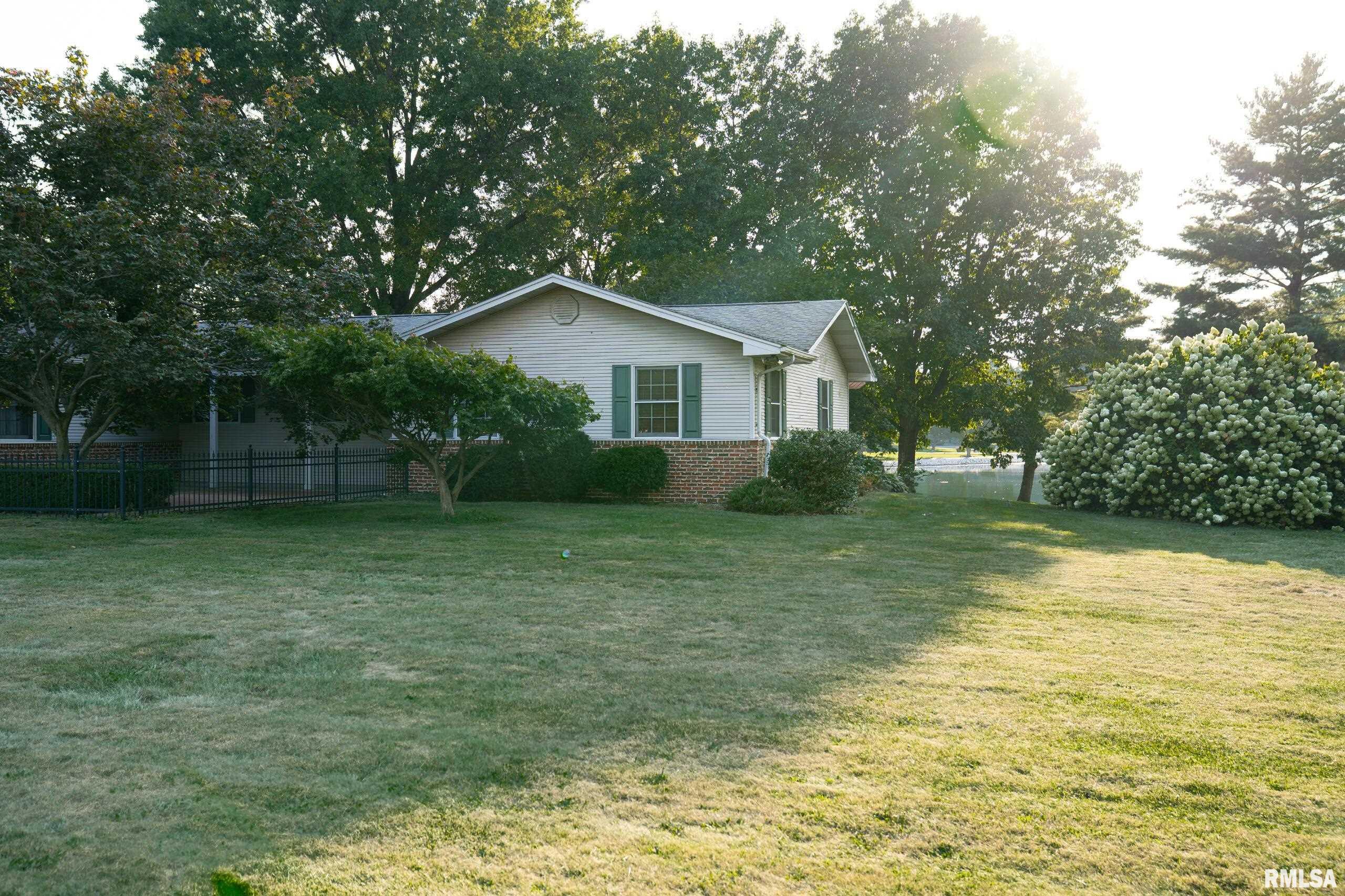 2175 Southbrooke Road Jacksonville, IL 62650 - Photo 8 of 49