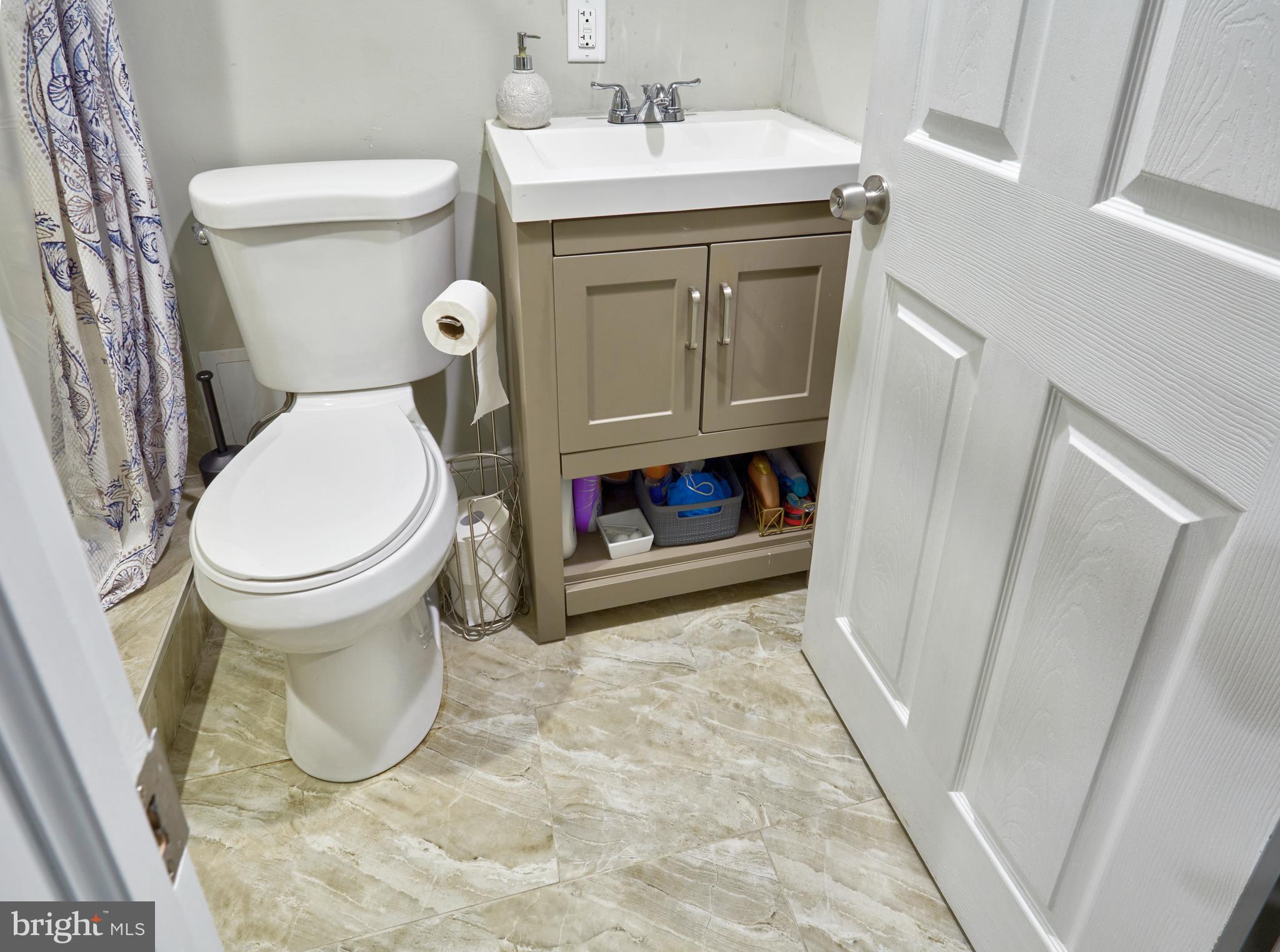 1613 Merribrook Road Philadelphia, PA 19151 - Photo 27 of 27 2nd Full Bathroom
