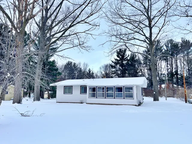 $225,000 | 19224 Glendale Circle, Spring Lake, MI 49456