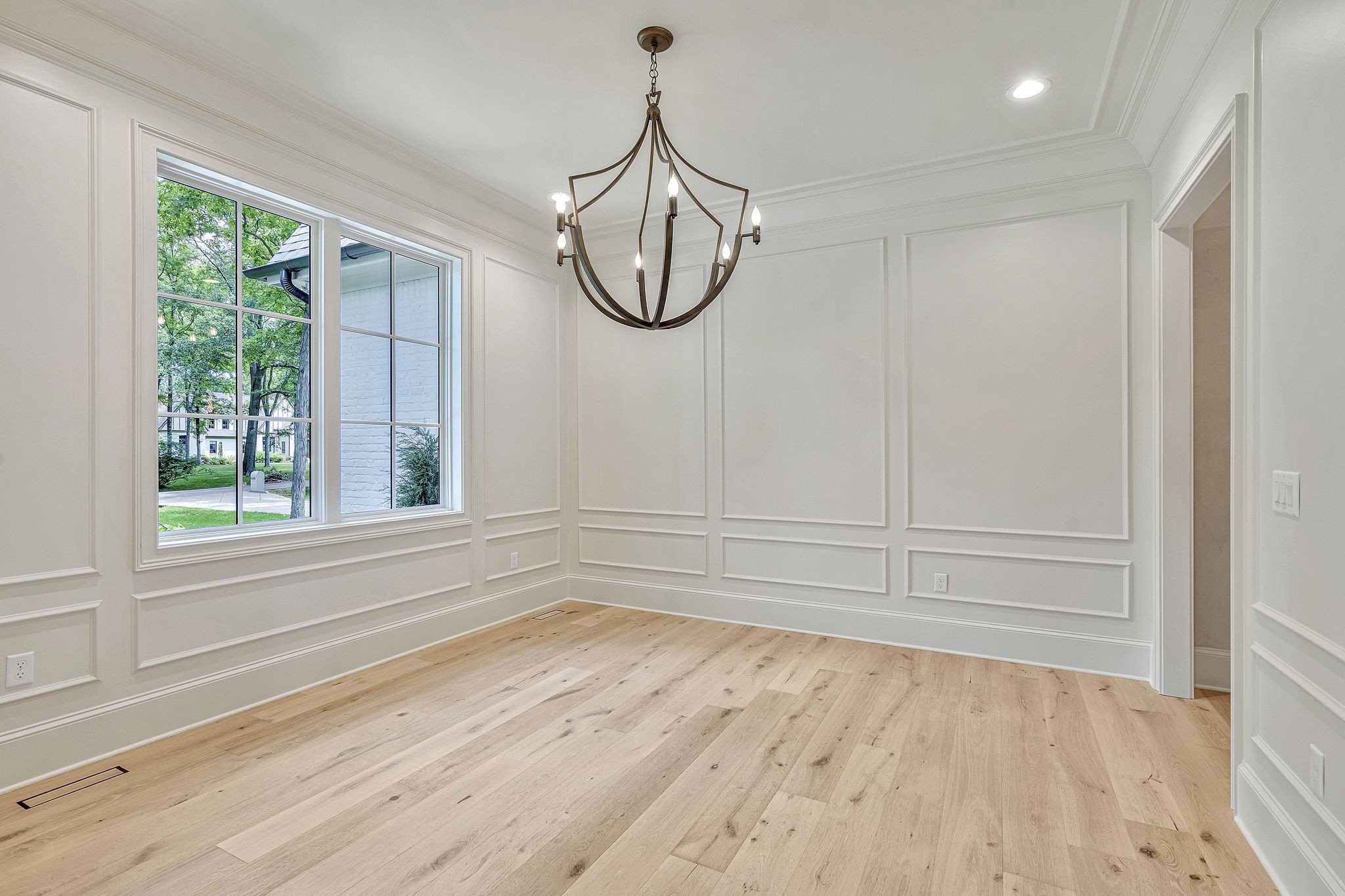 6325 Bresslyn Road Nashville, TN 37205 - Photo 8 of 45 Gallery Image 8